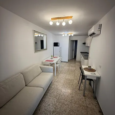 Appartement Lovely 2 Bedroom With Balcony *